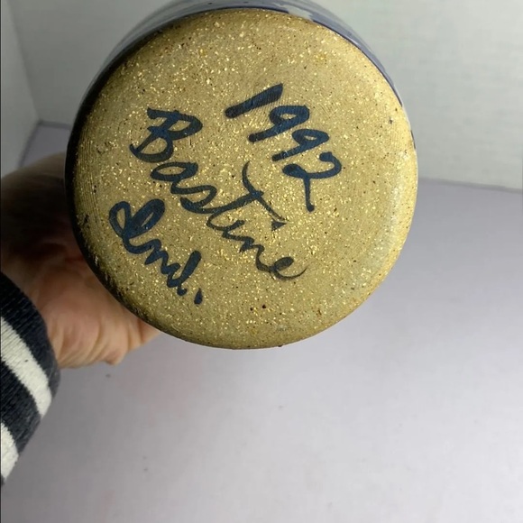 Blue pitcher - Picture 2 of 2